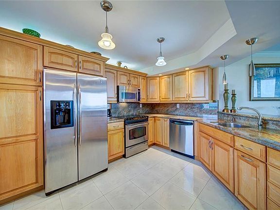 3rd image of 9550 S Ocean Dr #Penthouse 10