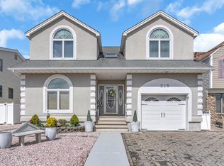 215 Newark Ave, Lavallette, NJ 08735