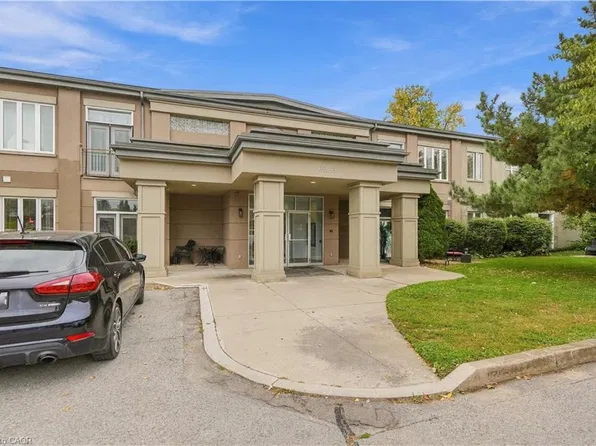 6365 Drummond Rd #105, Niagara Falls, ON L2G 4N1