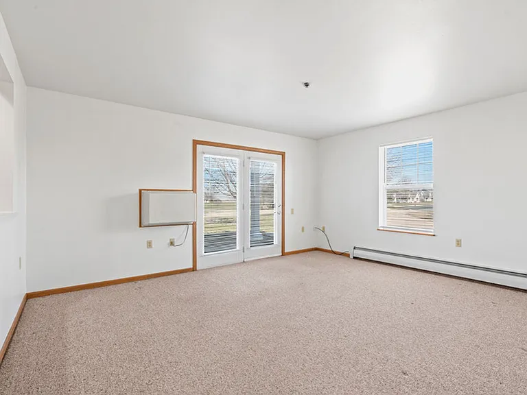 1085 Jaystone Ter — Photo 10