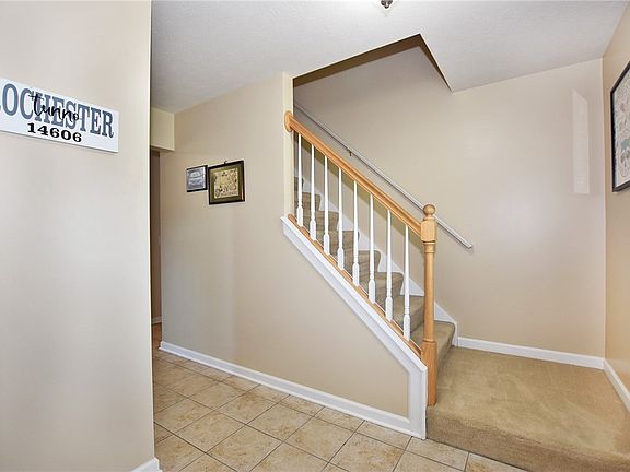 5th image of 46 W Garden Dr