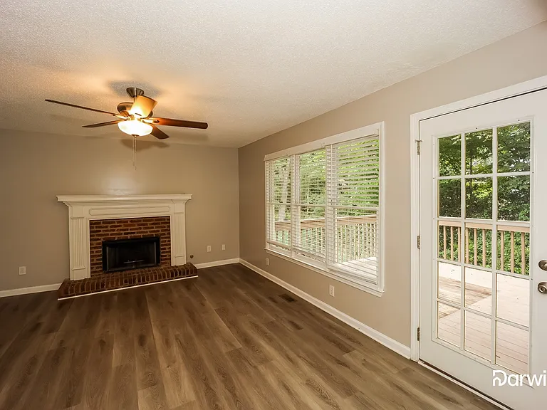 370 Fenbrook Way SW — Photo 5