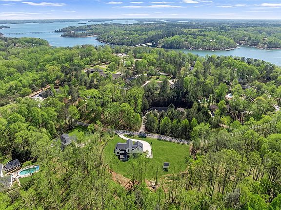 5th image of 110 Royal Oaks Dr