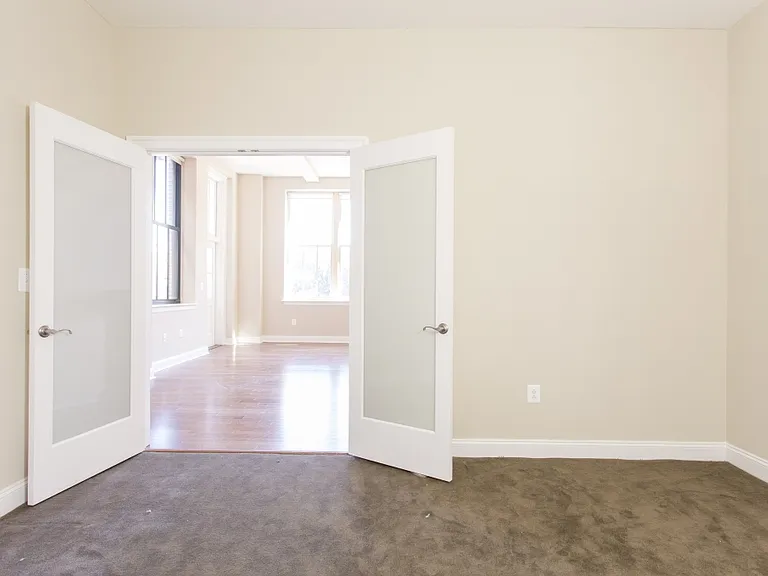 320 Walnut — Photo 9