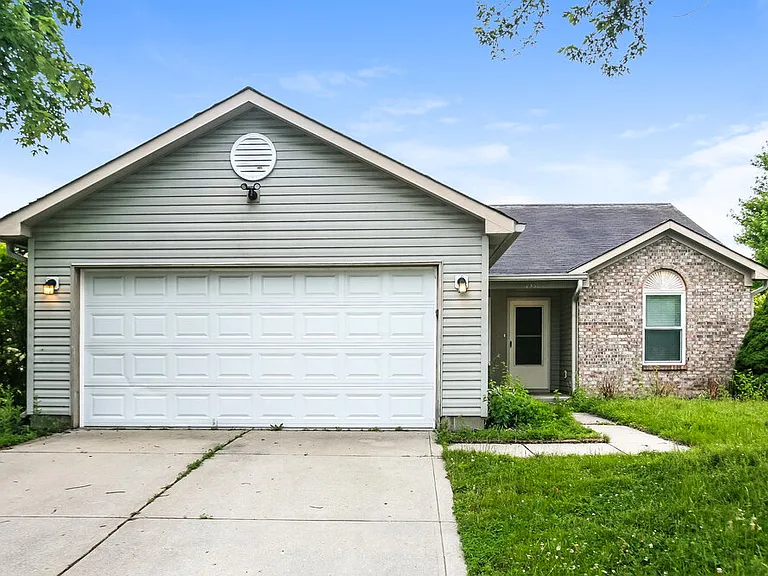1358 Evergreen Dr — Photo 1