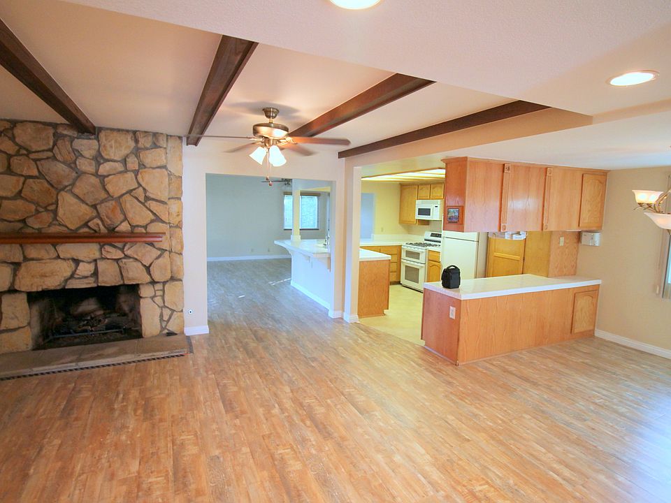 1st image of 20950 Deloraine Dr