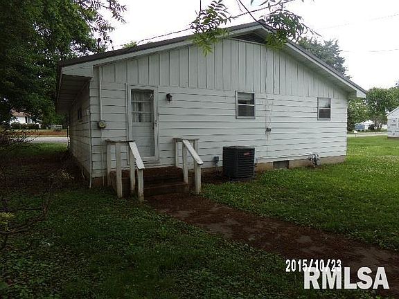3rd image of 270 W Posey Ave