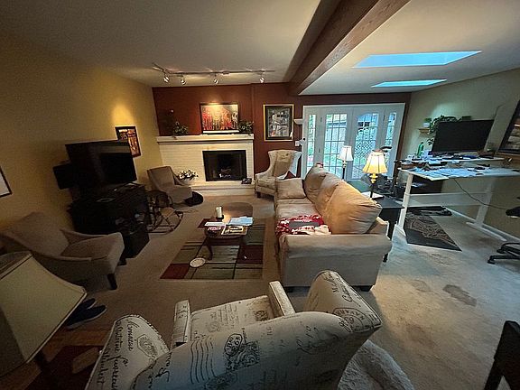 2nd image of 434 Dansel St