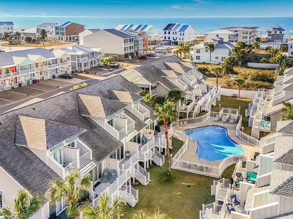 100 38th St #C, Mexico Beach, FL 32456