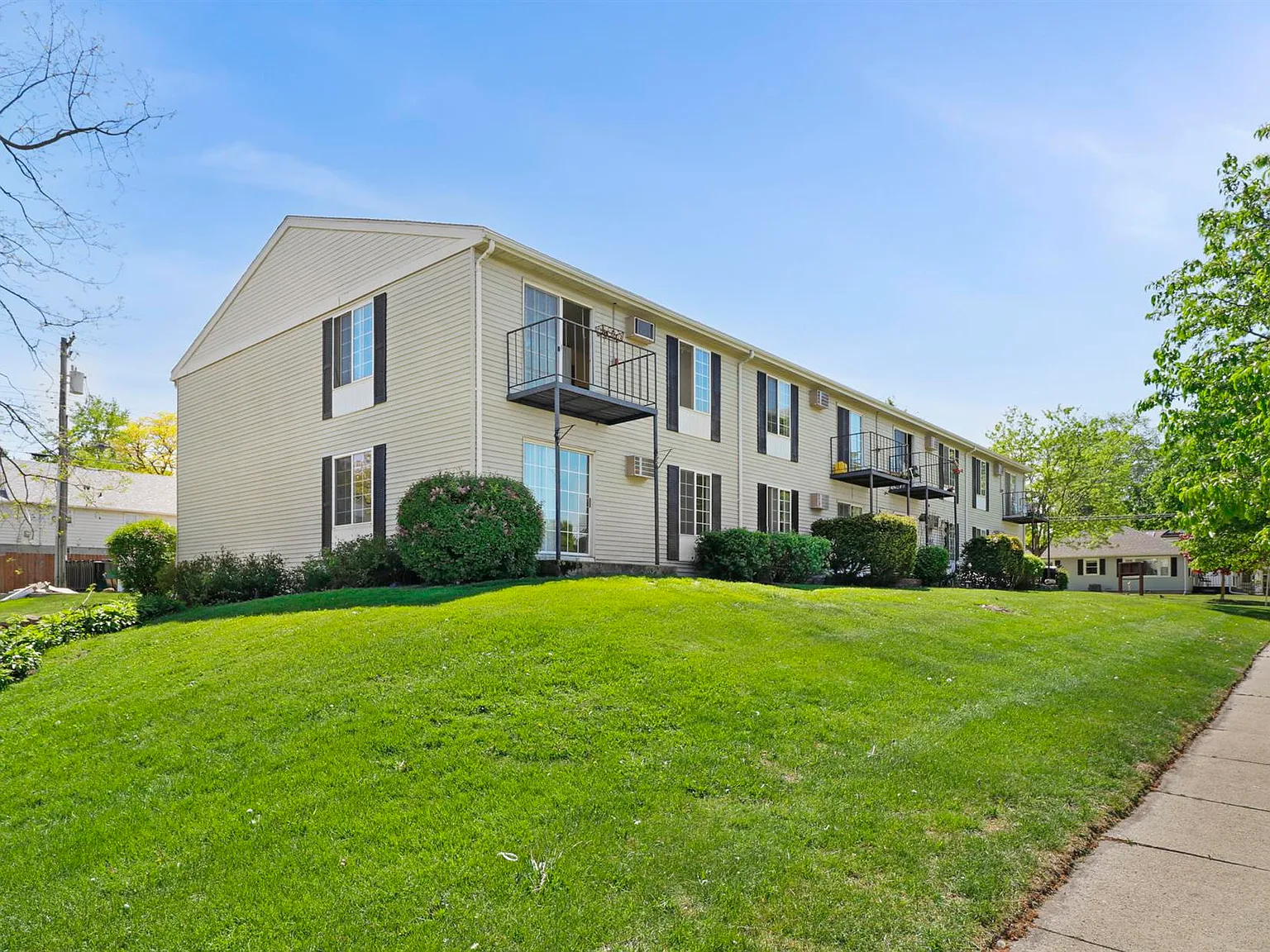 526 W Franklin St, Portage, WI 53901 — Photo 2