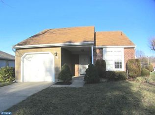 4 Pardee Ct, Mount Laurel, NJ 08054