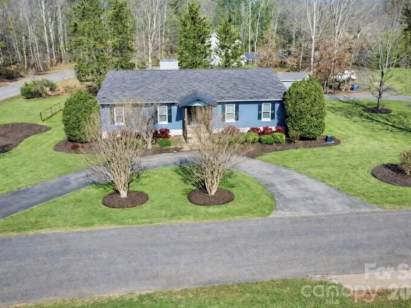 21 Eagle Dr, Taylorsville, NC 28681