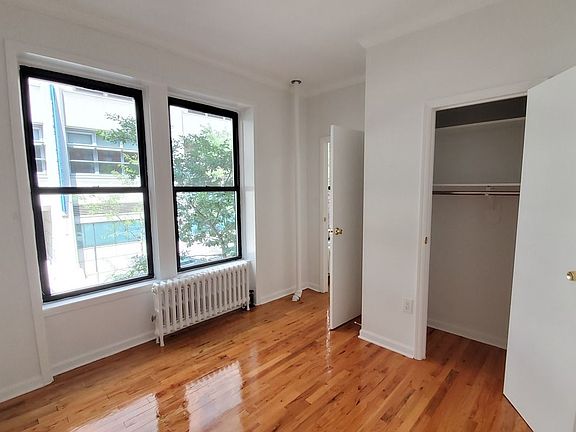 4th image of 225 W 15th St APT 1