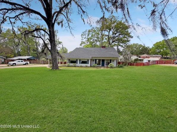 415 Trailwood Dr, Clinton, MS 39056