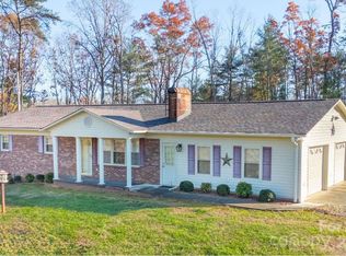 1505 Abington Rd, Lenoir, NC 28645