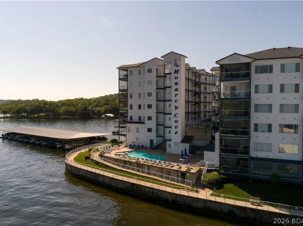 151 Upper Monarch Cove Dr Unit 3E, Lake Ozark, MO 65049