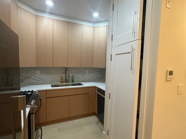 42-98 Saull St #102, Flushing, NY 11355