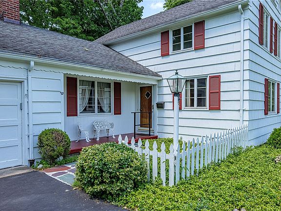 4th image of 33 Irving Rd