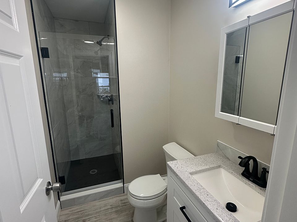 2nd floor full bath
