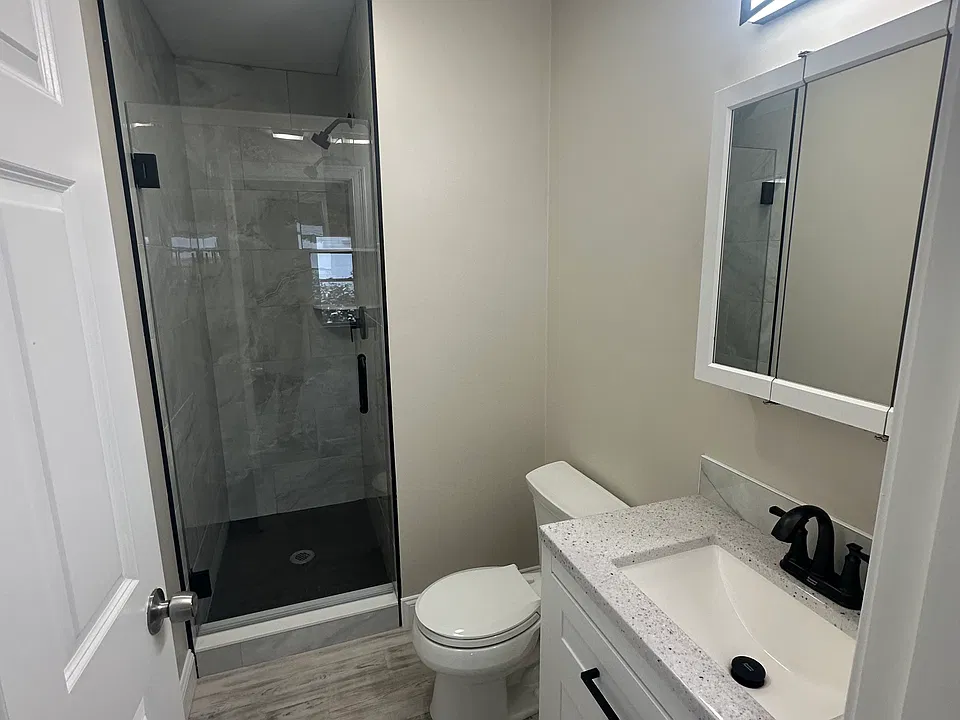 2nd floor full bath