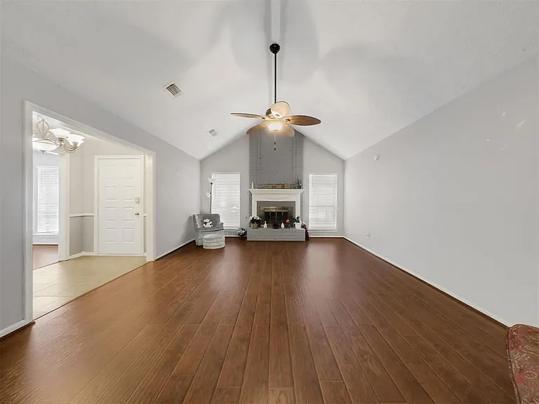 12406 Sarti St — Photo 8