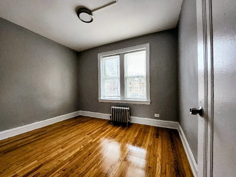 2 bed, 950 sqft, $1,400 — Photo 3