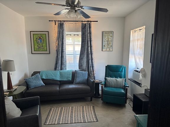 5th image of 208 W Galveston St