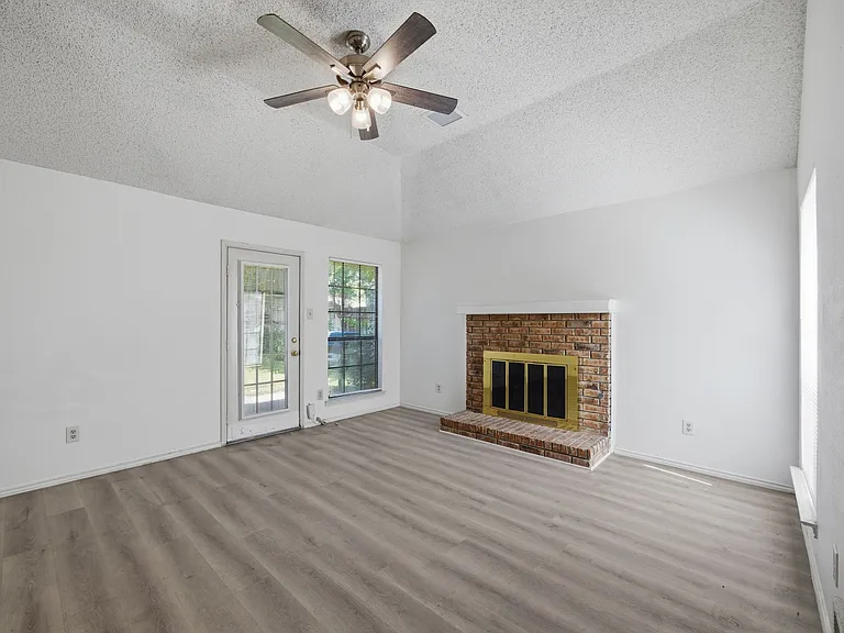 2103 Overview Ln — Photo 6