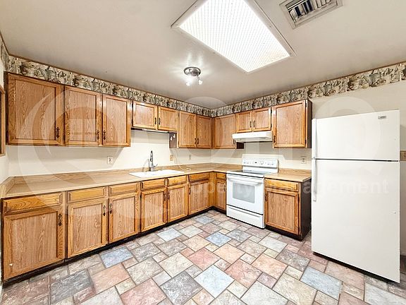 4th image of 5208 S 40th Pl