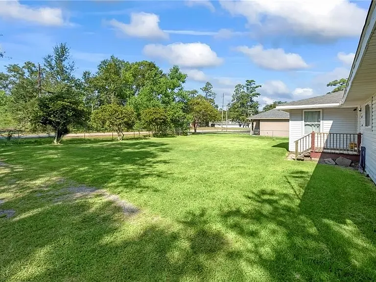 2316 Robin St — Photo 5