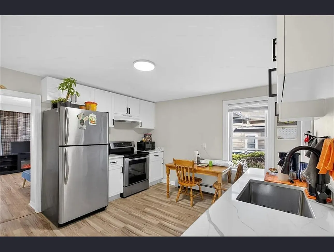 2 bed, 766 sqft, $2,000 — Photo 2