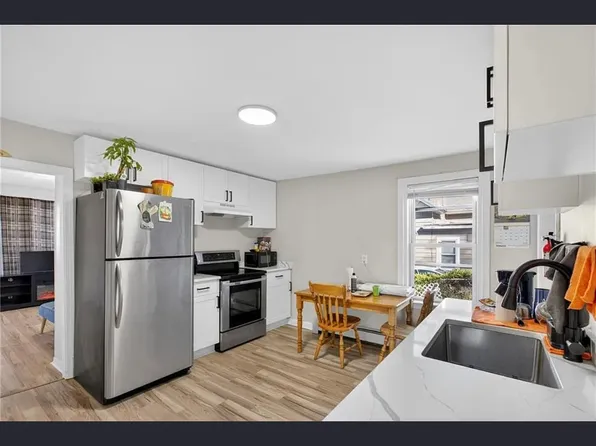 9 Cobb St APT 1, East Providence, RI 02914