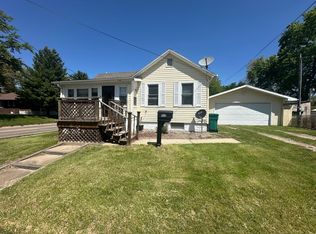 102 E Grove St, Streator, IL 61364