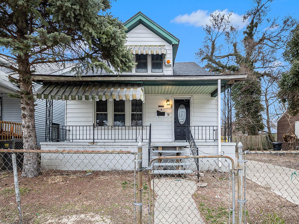 1st image of 16676 Tuller St
