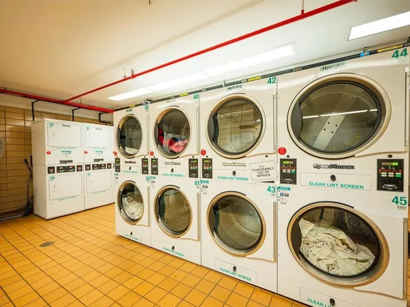 110-11 Queens Boulevard image 31 of 33