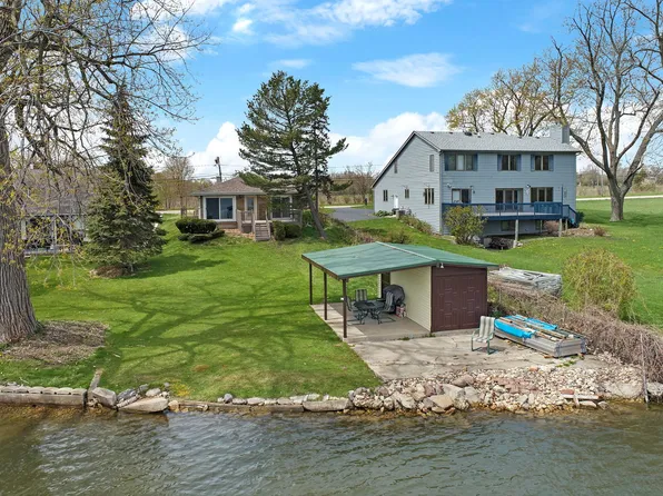 37861 N Douglas Ln, Lake Villa, IL 60046