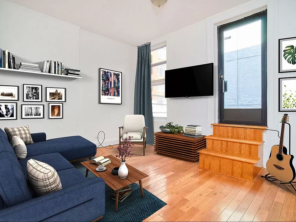 1st image of 300 E 61st St APT 2