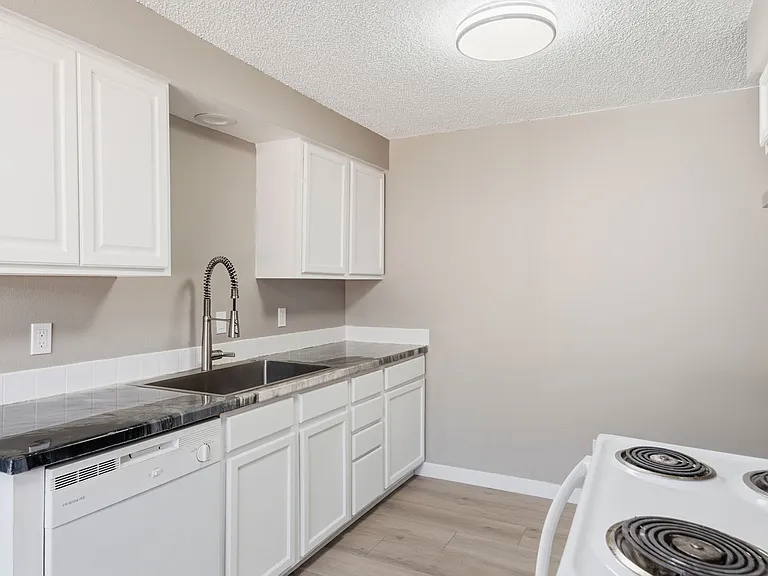 926 E Gordon Ave — Photo 7