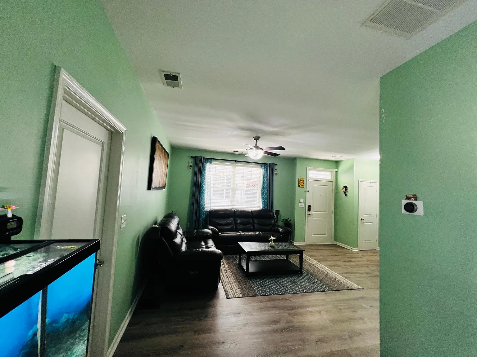 4 bed, 2.5 bath, 1850 sqft, $2,700 — Photo 4