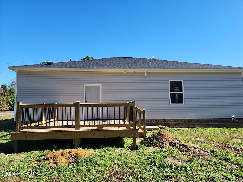 2nd image of 4052 N Pitt Street