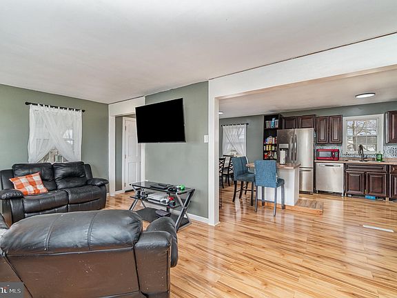 3rd image of 3830 Buchanan Trl W #W