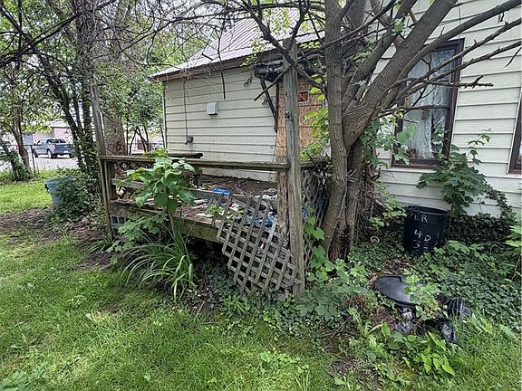 5th image of 430 Deer St