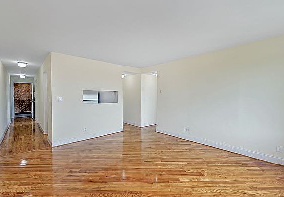 3rd image of 3755 77th St APT 6K