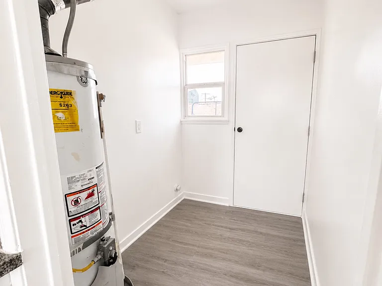 2922 Wellington Rd #1/2 — Photo 5