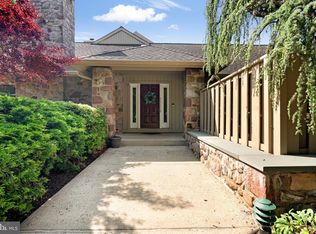 1206 Round Hill Rd, Bryn Mawr, PA 19010