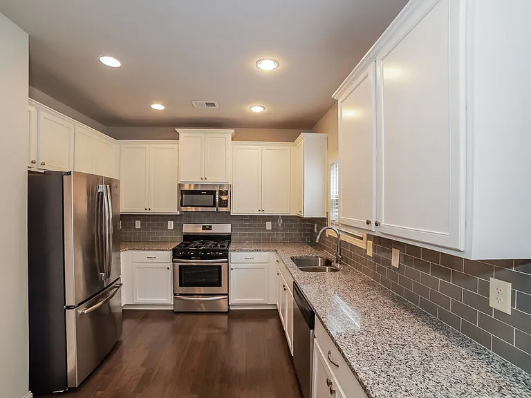 89 Greatwood Ln — Photo 7