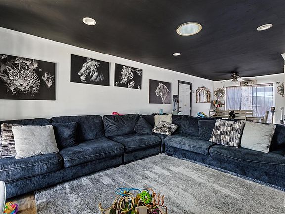4th image of 5435 Stanford Dr