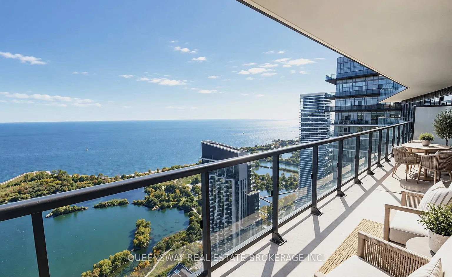 Water Edge Condos — Photo 3