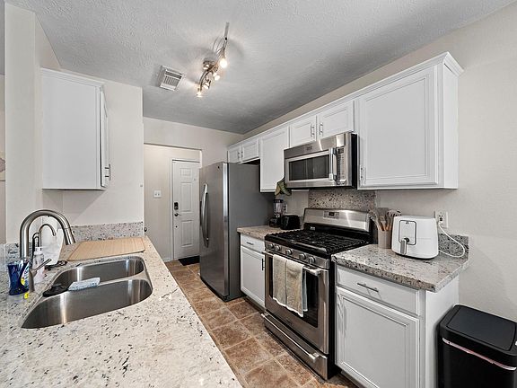 2nd image of 18315 Beaverdell Dr