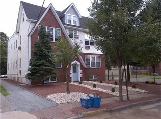 17 Elm Ct APT C, Metuchen, NJ 08840